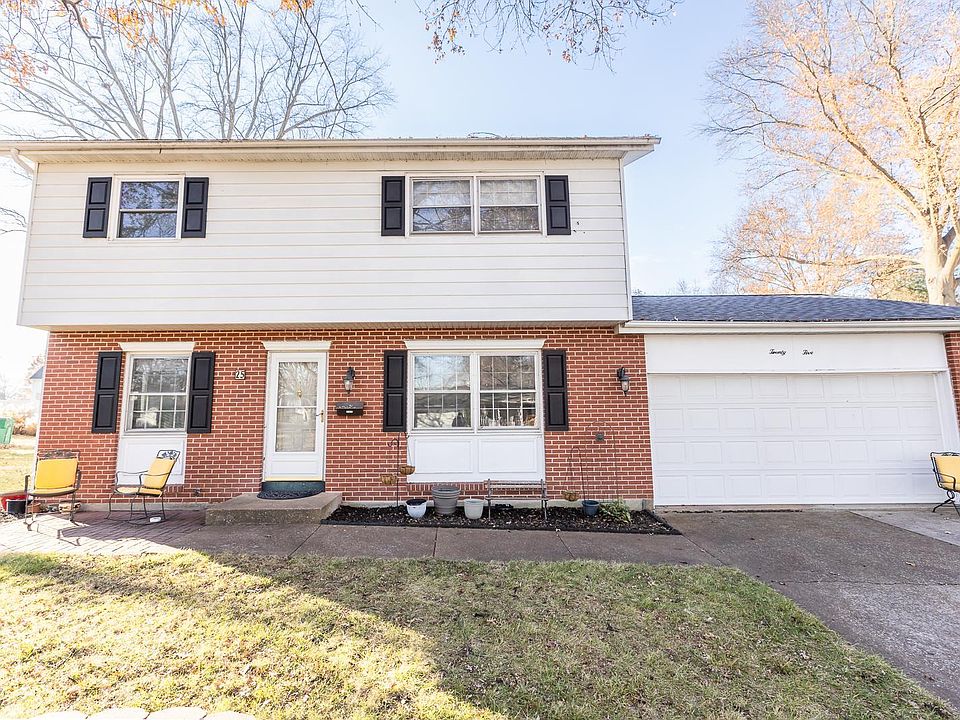 1st image of 25 Coachlight Dr