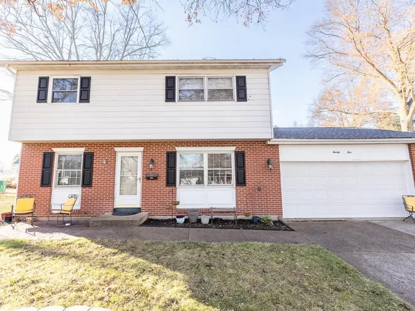 25 Coachlight Dr, Mascoutah, IL 62258