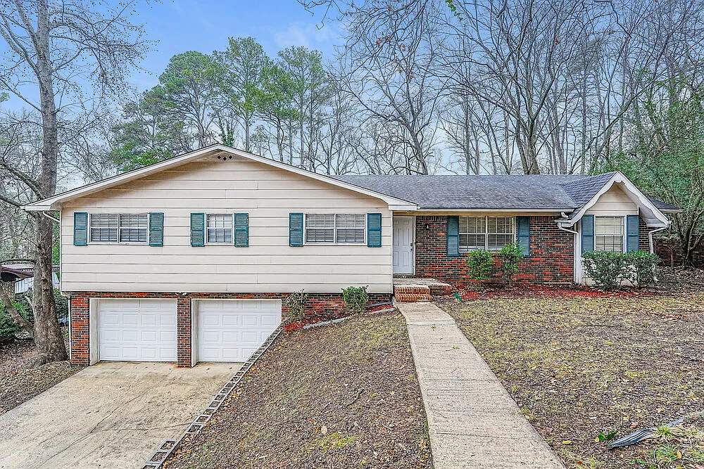 4 bed, 2.0 bath, 1740 sqft, $2,240 — Photo 1
