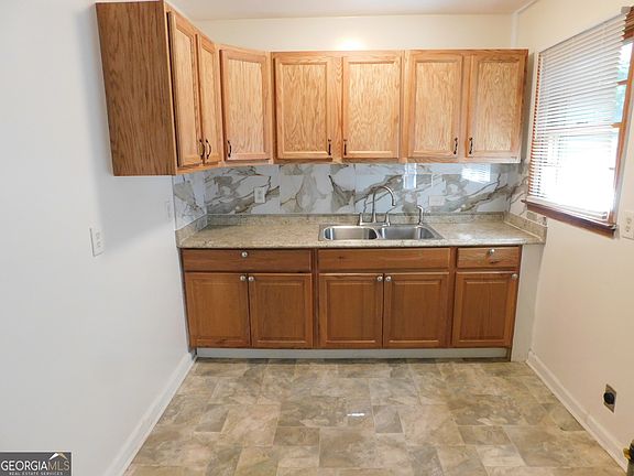 4th image of 4618 Bartlett Rd