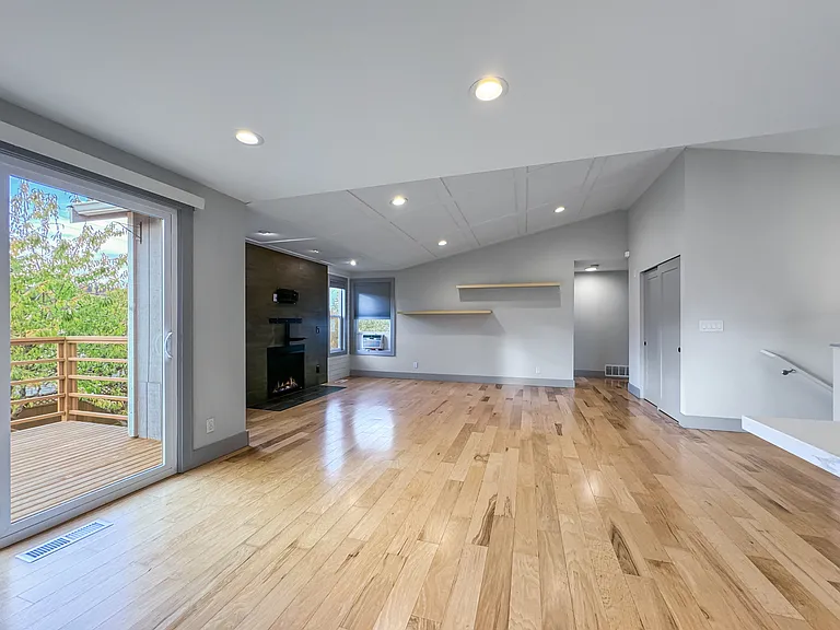 5657 23rd Ave SW — Photo 6
