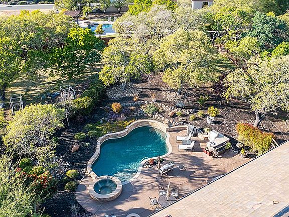 5th image of 5212 Oakridge Dr