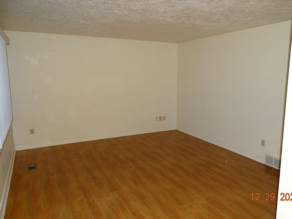 3rd image of 3120 Ponderosa Pl