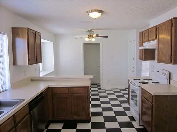 5th image of 1624 Choctaw Dr