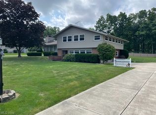 5717 Yorktown Ln, Austintown, OH