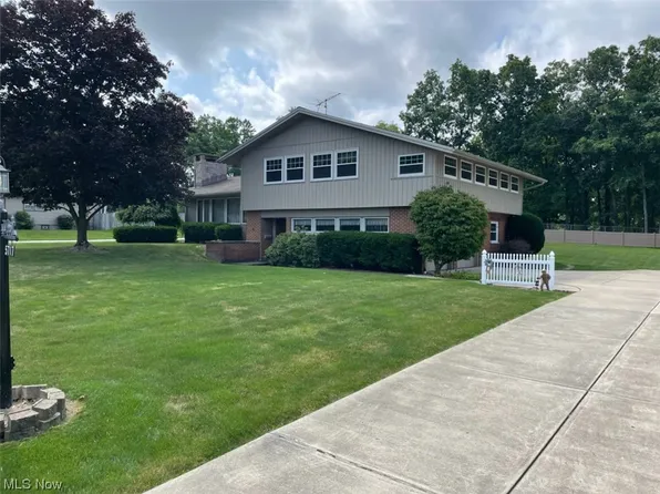 5717 Yorktown Ln, Austintown, OH 44515