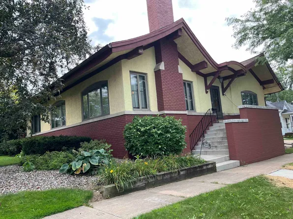 703 S Memorial Dr, Appleton, WI 54911