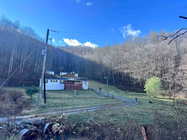 7688 Mud Fork Rd, Bluefield, VA 24605