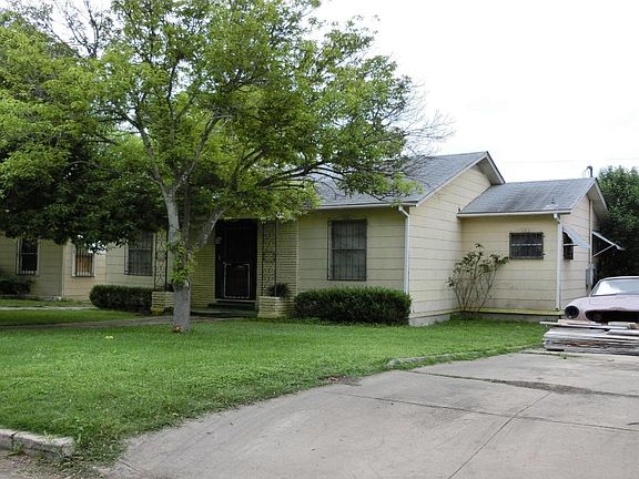2nd image of 826 Halliday Ave