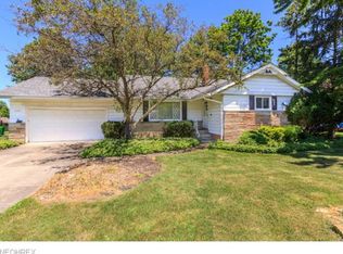 5477 Kenbridge Dr, Highland Heights, OH 44143