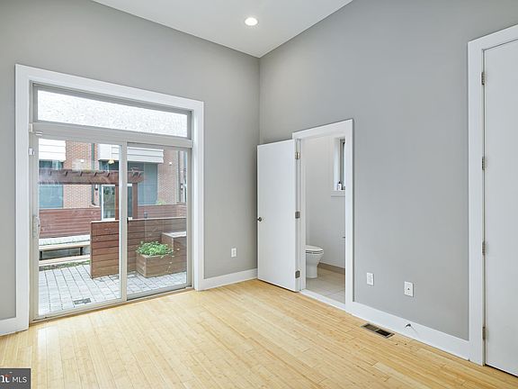4th image of 919 N 5th St Unit 22