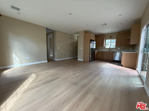 4th image of 20748 Stagg St