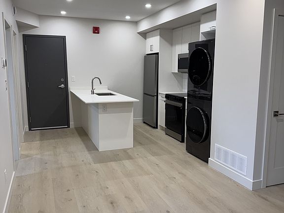 2nd image of 1301 Dorchester Ave #1