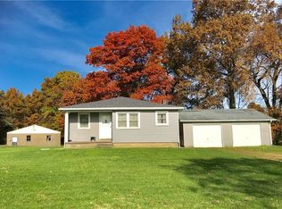 1671 Center Church Rd, Ellwood City, PA 16117