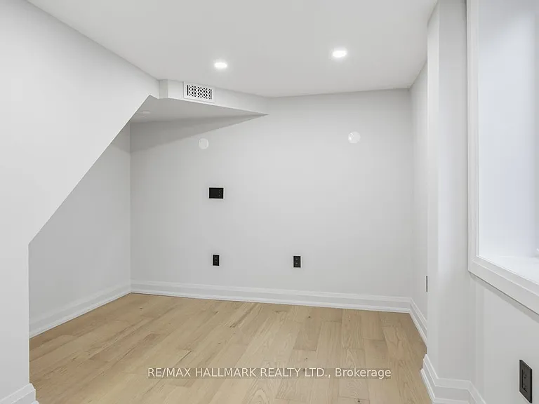 1885 Kingston Rd #BASEMENT — Photo 7