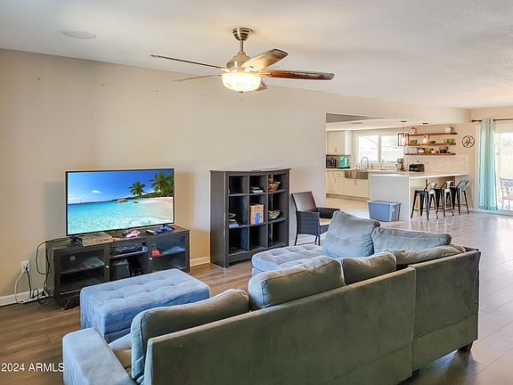 5th image of 10228 N 37TH Avenue