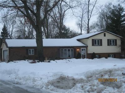 2896 Russell Dr, Howell, MI, 48843