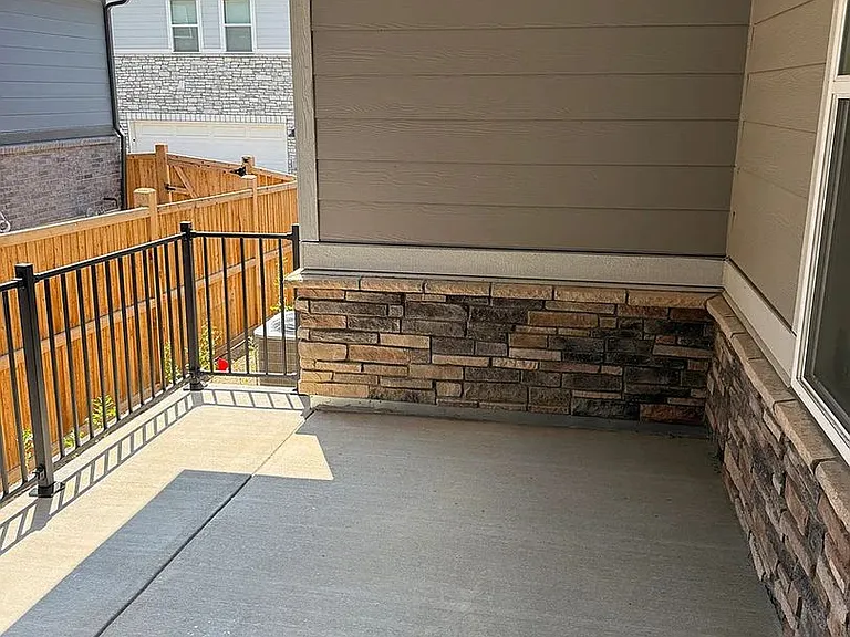 745 N Tempe St — Photo 16