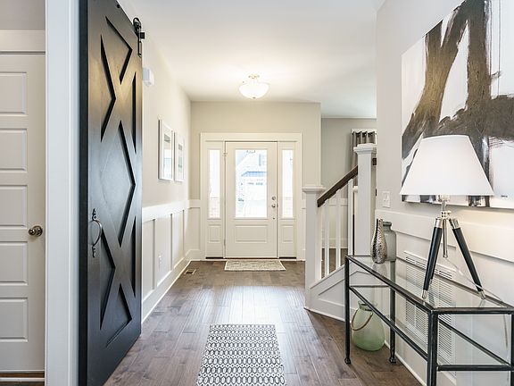 2nd image of 414 Skybluff Cir