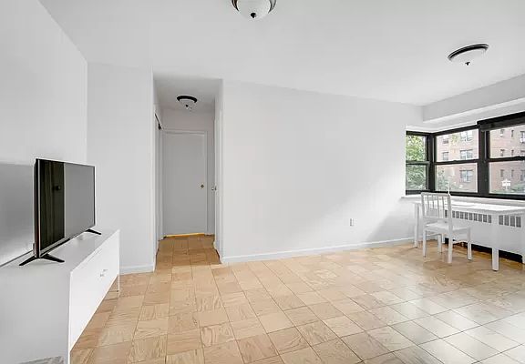 4th image of 2510 31st Ave #1A