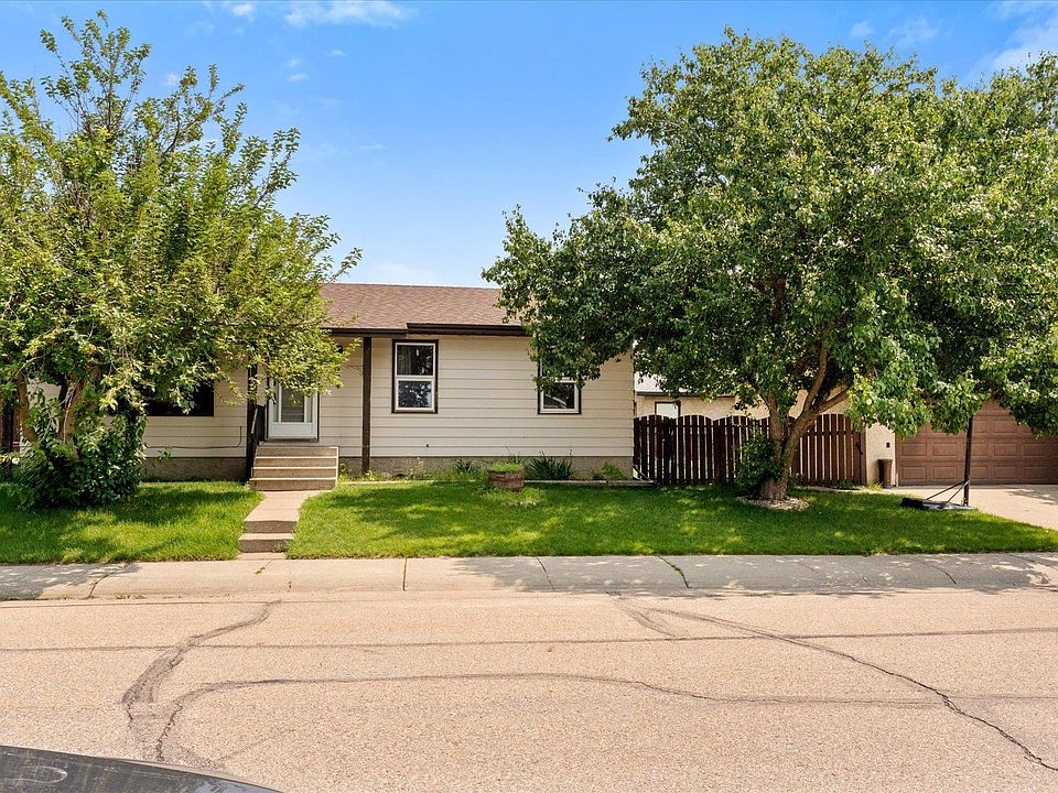 1st image of 42 McNabb Cres