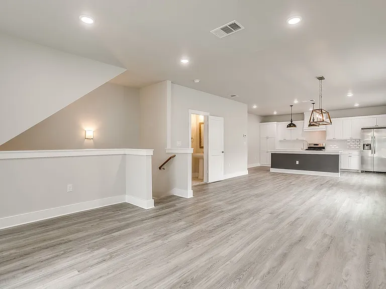 2716 Forest Park Blvd — Photo 30