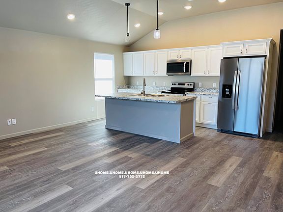 4th image of 204 N Oliver Ave #204