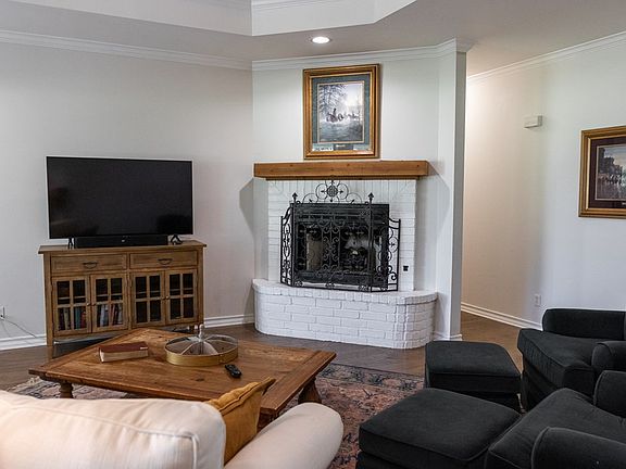 5th image of 5117 Beverly Dr