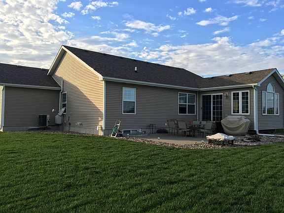 3rd image of 301 Mallard Pointe Dr NW