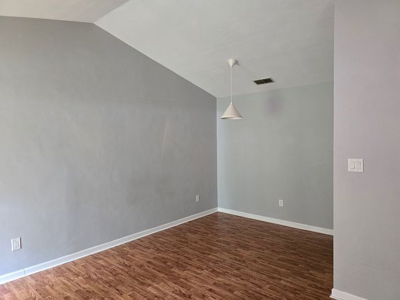5th image of 1204 Brafforton Dr