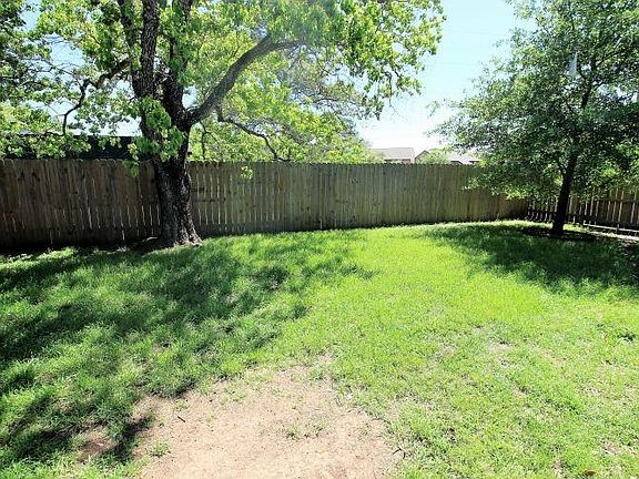 5th image of 700 Llano Pl