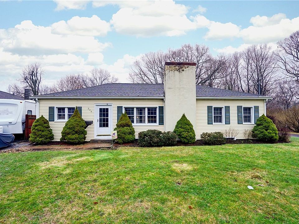 1st image of 206 Bluff Dr