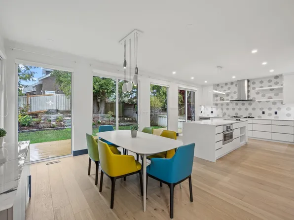 15497 Rosemary Heights Cres, Surrey, BC V3Z 0K2