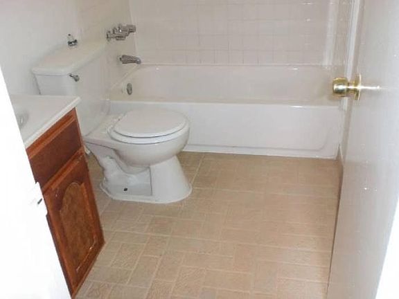 4th image of 17433 Vanowen St APT 35