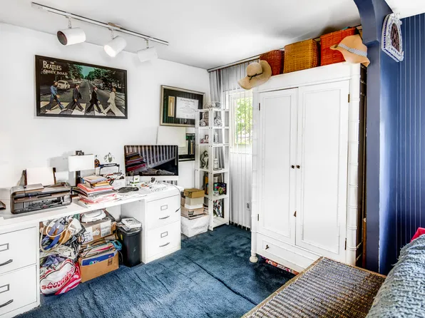 226 Whitman Drive image 9 of 20