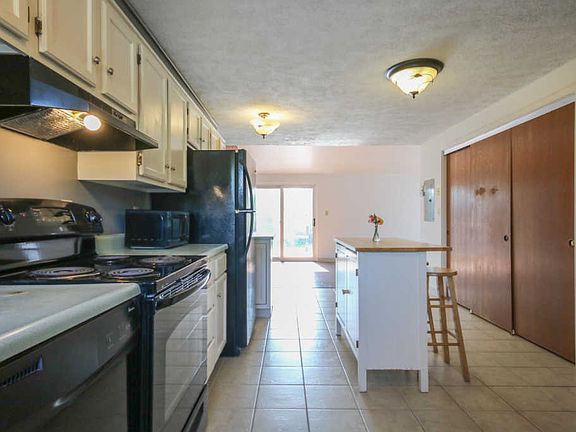 2nd image of 20 Juniper Ln Unit 27