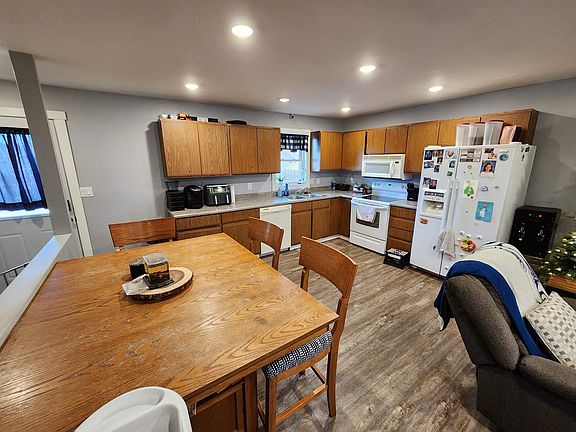 3rd image of 2608 Cottontail Dr
