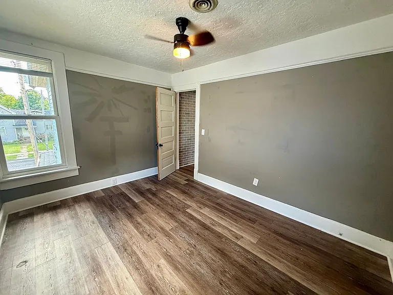 710 Lincoln St — Photo 6