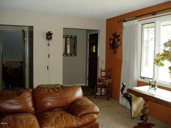 3rd image of 109 Dover Dr