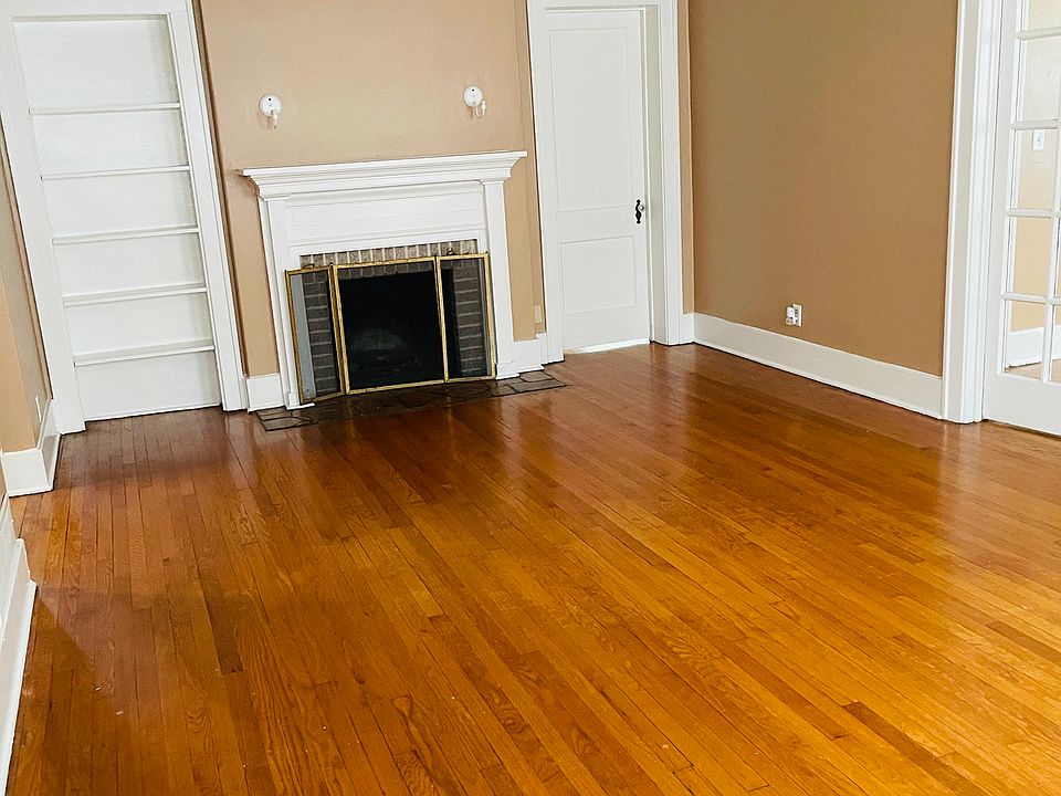 Hardwood floors throughout excluding kitchen and bathroom