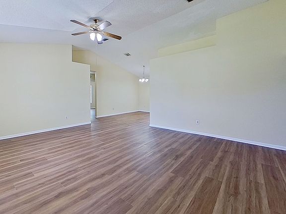 4th image of 12958 Medford Ln