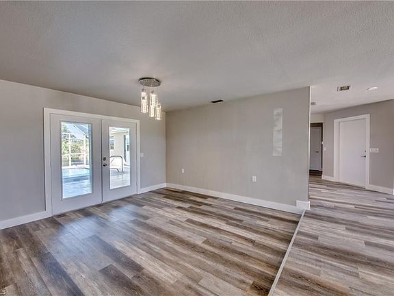 5th image of 2075 NW 17th St