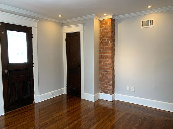 3rd image of 29 W Rock Ave