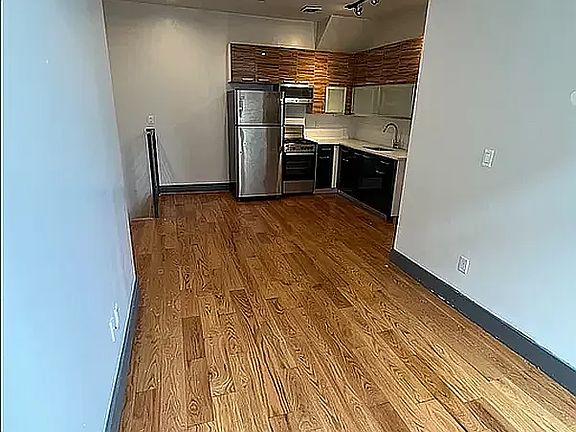 4th image of 1303 Greene Ave #1C