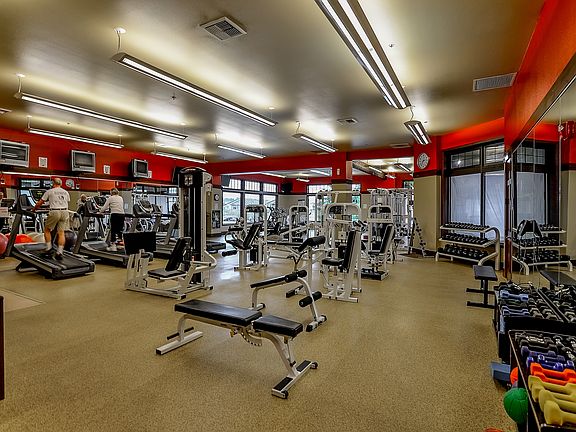 Full fitness center