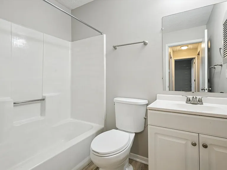 Woodwind Apartments — Photo 25