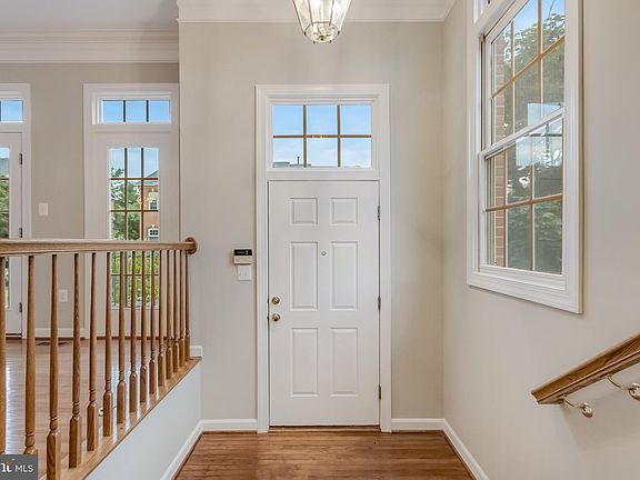 2nd image of 10418 Dalebrooke Ln