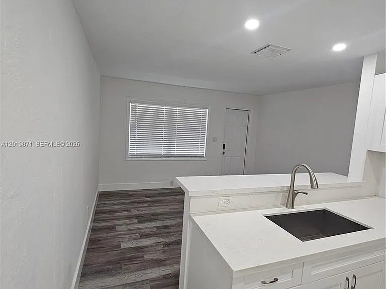 2030 Taylor St #2030 — Photo 18