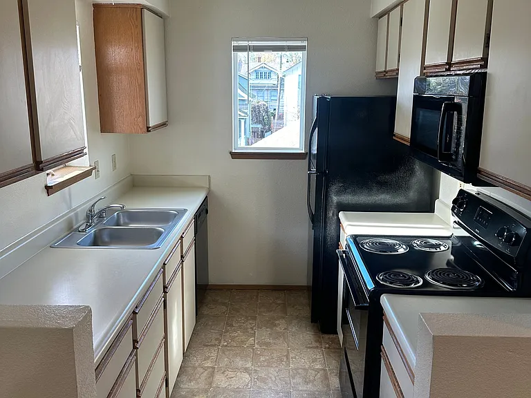 5254 Brooklyn Ave NE — Photo 4