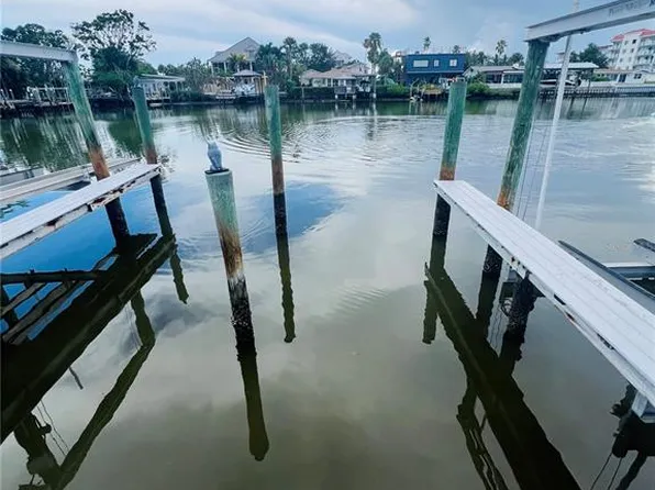 300 Venetian Dr APT 3, Clearwater, FL 33755